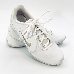 nike sideline 3 cheer shoes size 7
